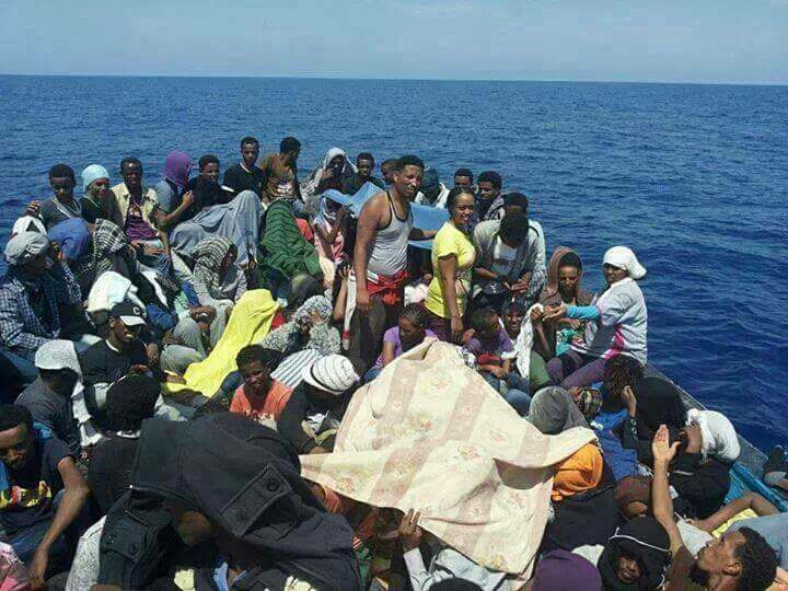 1 Eritreische Flüchtlinge auf dem Mittelmeer © berlin producers (1)